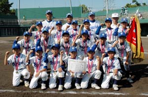 初優勝を飾った小倉 - 小倉が初優勝、和歌山市スポ少軟式野球