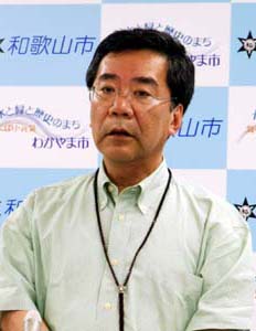 実績を強調する大橋氏 - 和大前学長の小田氏が出馬表明、和歌山市長選