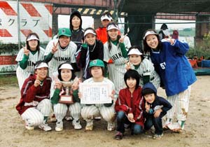 準優勝と健闘した新南 - 和歌山市ソフトボール大会女子の部