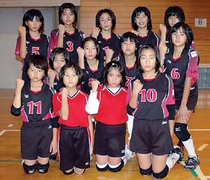 女子準優勝の貴志川 - 県小学生バレーボール選手権