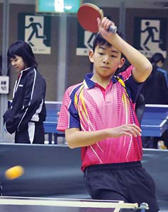 レベルアップを図る選手たち - 近畿中学卓球強化練習