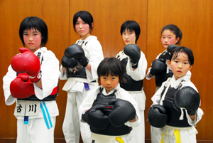 海南の女子４人がＶ　日本拳法西日本少年大会