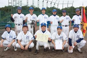 大会初優勝を飾ったＣＴＹ - ＣＴＹが初Ｖ　紀の川市夏季軟式社会人野球