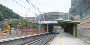 建設が進む「和歌山大学前」駅（５日現在、南海電鉄提供）