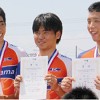 チームスプリントで優勝した（左から）布居、橋本、南選手