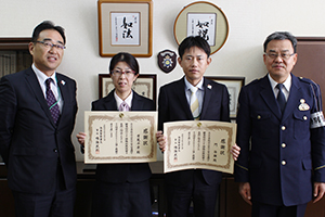 岩橋支店長、吉尾さん、門さん、鳴海署長（左から）