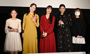 （右から）波流さん、木下さん、広山さん、美村さん、岡本さん