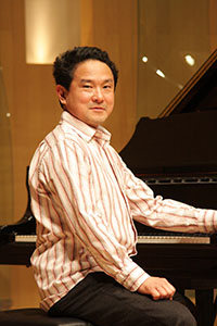 ピアニストの谷川賢作さん