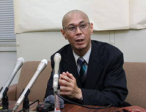 和歌山１区補選への立候補を表明する山本氏